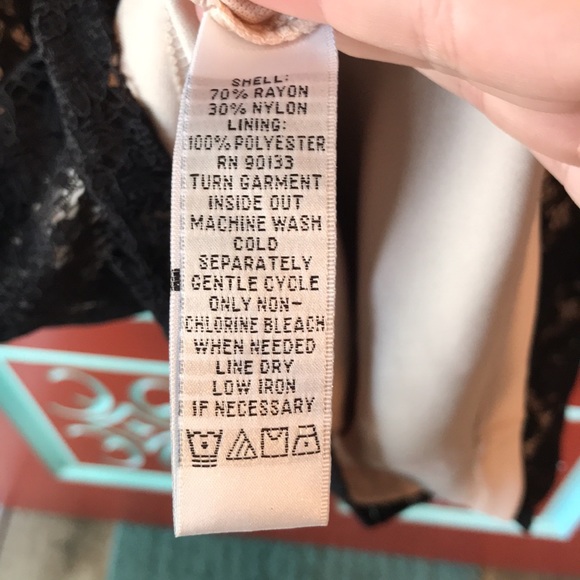 Black & Cream Lace Dress Size XL - Picture 5 of 8